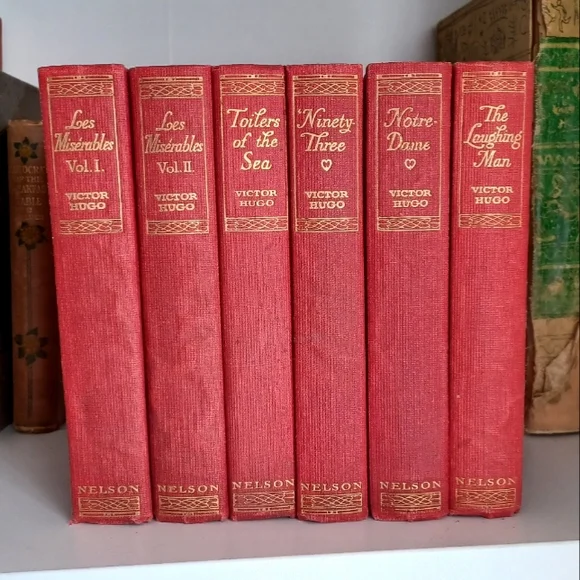 Victor Hugo Vintage Red Book Collection 6 books, Classic Reading And Home Decor - Picture 1 of 8